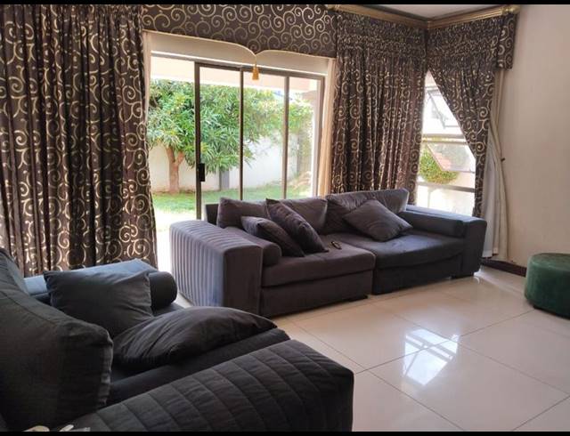 6 BEDROOM HOUSE FOR SALE IN WATERBERRY COUNTRY ESTATE